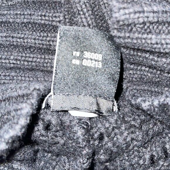 Calvin Klein Petite Long Black Sweater Size SP - Picture 6 of 7